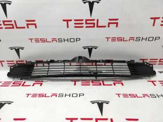 Заглушка (решетка) в бампер передний Tesla model 3 2021г. 1085927-00-C,1082927-00-C - Фото 4