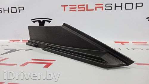 Молдинг крышки багажника Tesla model S 2014г. 1010339-00-C - Фото 1