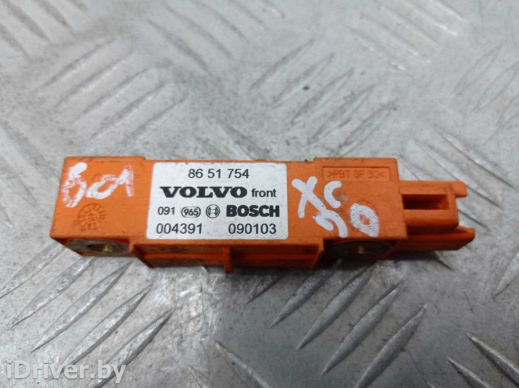 Датчик удара Volvo XC90 1 2003г. 8651754  - Фото 3