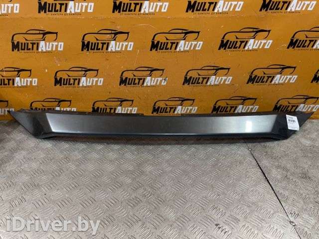 Накладка решетки радиатора Mazda CX-5 2 2017г. KB8A507E1 - Фото 1