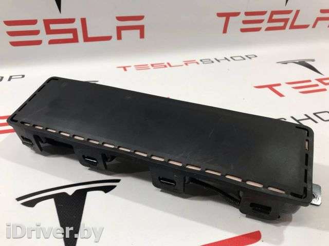ПОДУШКА БЕЗОПАСНОСТИ КОЛЕННАЯ Tesla model S 2015г. 1005260-00-G - Фото 1