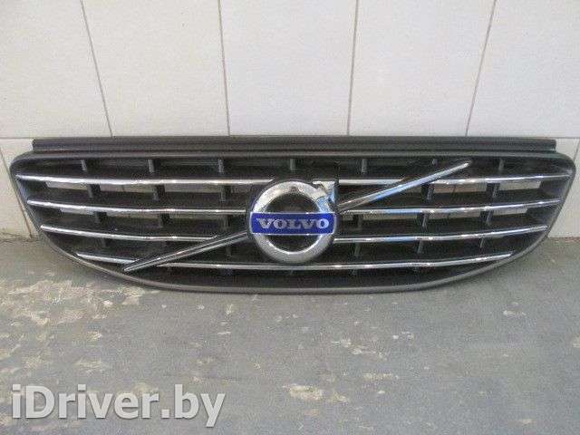 Решетка радиатора Volvo XC60 1 2009г.   - Фото 1