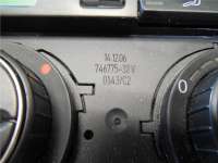 Блок управления печки/климат-контро Volkswagen Passat B6 2007г.  - Фото 5