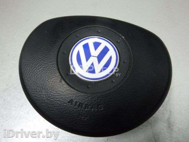 Подушка безопасности в рулевое колесо Volkswagen Polo 4 2002г.  - Фото 1