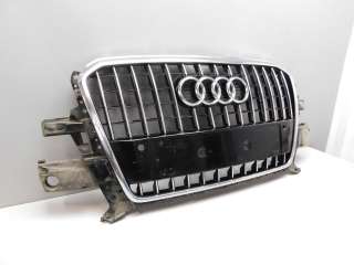 Решетка радиатора Audi Q5 2 2009г.  - Фото 2