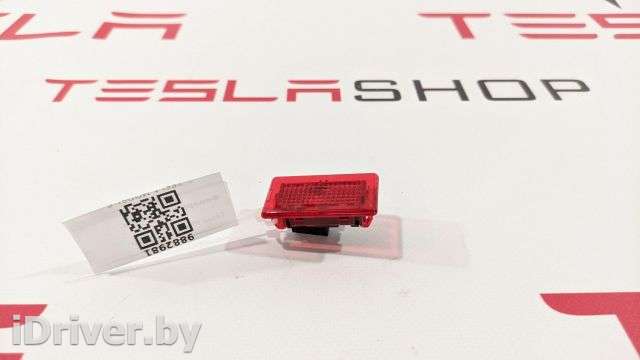 Фонарь салона (плафон) Tesla model S 2014г. 1007151-80-E,1007151-70-E,1007151-90-E - Фото 1