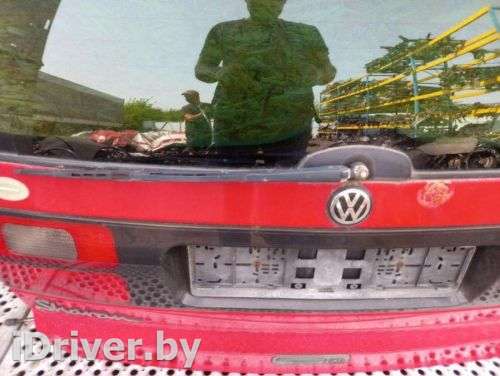 Дворник крышки багажника Volkswagen Sharan 1 1998г.  - Фото 1