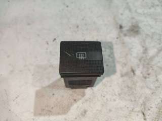  Кнопка обогрева заднего стекла к Volkswagen Golf 3 Арт 39228009