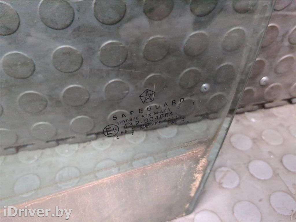 Стекло двери Chrysler PT Cruiser 2004г.   - Фото 2