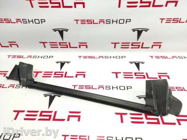 Уплотнитель Tesla model 3 2018г. 1090503-00-F - Фото 1