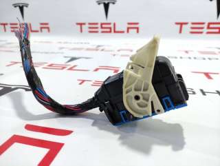 2135153-02-C Разъем (фишка) проводки к Tesla model S Арт 9892383
