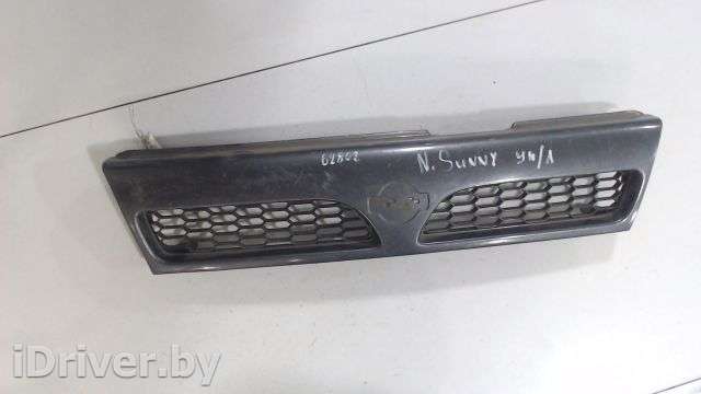 Решетка радиатора Nissan Sunny N14 1991г.  - Фото 1