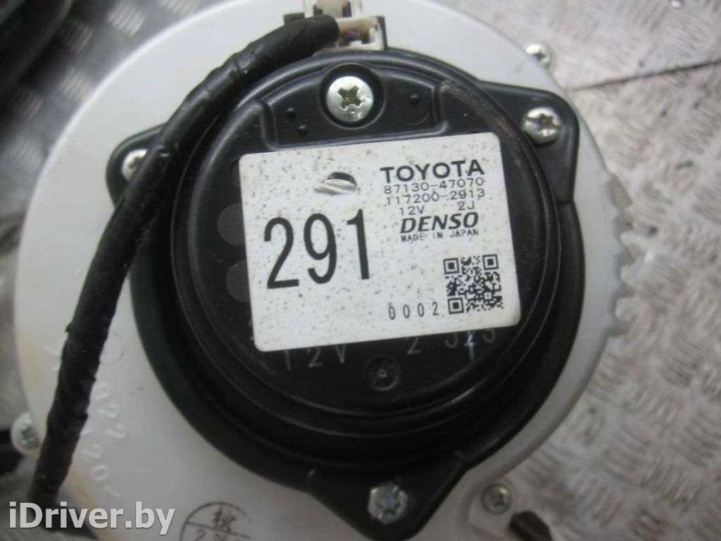 Вентилятор охлаждения батареи Toyota Prius 2 2006г. 87130-47070  - Фото 4