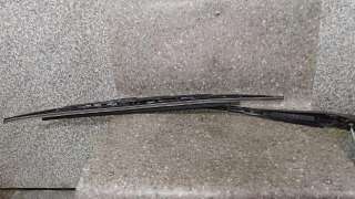щеткодержатель (поводок стеклоочистителя, дворник) Mercedes CL C140 1995г.  - Фото 2