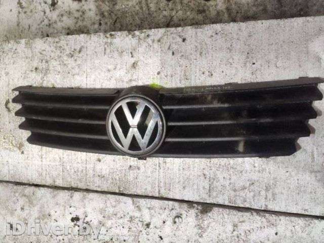 Решетка радиатора Volkswagen Polo 3 2001г.  - Фото 1