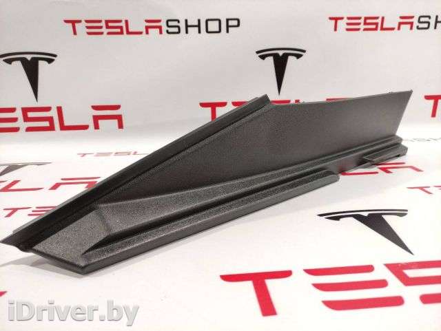 Молдинг крышки багажника Tesla model S  1016334-00-E,1010338-00-C - Фото 1