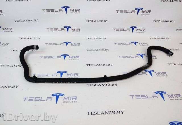 патрубок (трубопровод, шланг) Tesla model S 2014г. 1065387-00 - Фото 1