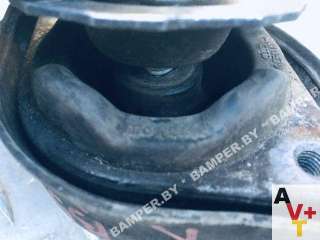 Подушка крепления КПП Volkswagen Passat B5 1997г.  - Фото 3