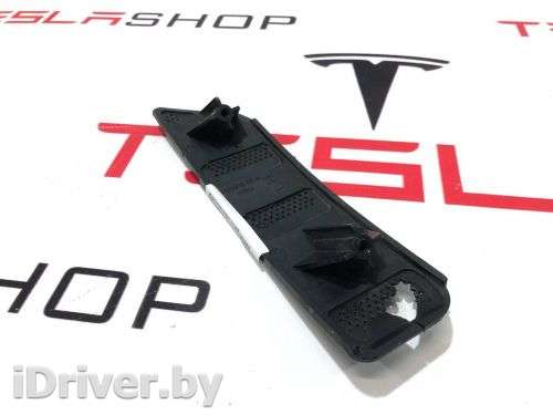 Кронштейн крепления фары противотуманной левой Tesla model S  1059979-00-B - Фото 1