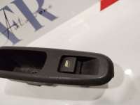 Кнопка стеклоподъемника заднего правого Peugeot 3008 1 2010г.  - Фото 2
