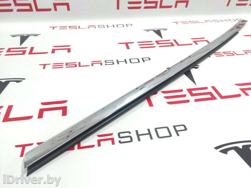 Молдинг двери задней левой Tesla model S 2012г. 1095789-00-C  - Фото 1