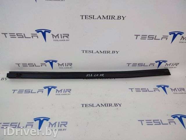 уплотнитель Tesla model S 2014г. 1038405-00,1038406-00 - Фото 1