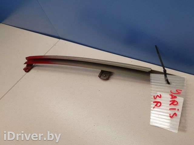 Направляющая стекла задней правой двери Toyota Yaris 2 2005г.  - Фото 1