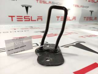 петля замка капота Tesla model 3 2019г. 1069032-00-B - Фото 2