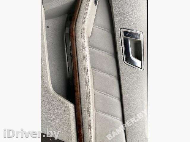 Обшивка двери задней правой (дверная карта) Mercedes E W212 2011г.  - Фото 1