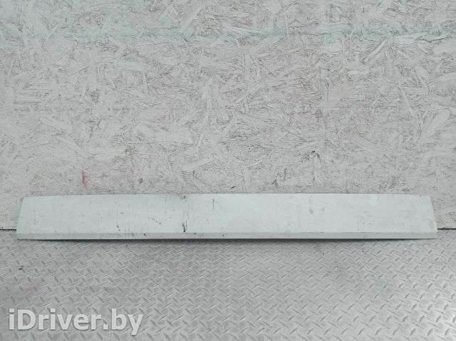Накладка крышки багажника Land Rover Discovery 4 2013г. 9H2240708 - Фото 1