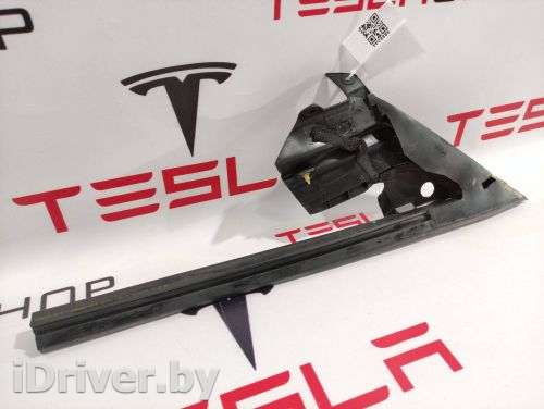 Уплотнитель Tesla model 3 2017г. 1090502-00-G - Фото 1