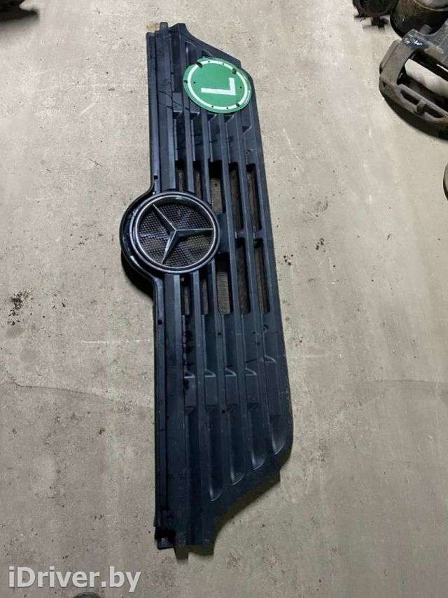 Решетка радиатора Mercedes Axor 2004г. A9408880123 - Фото 1