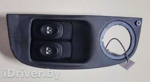 Кнопка стеклоподъемника передней левой Renault Megane 2 2002г.  - Фото 1