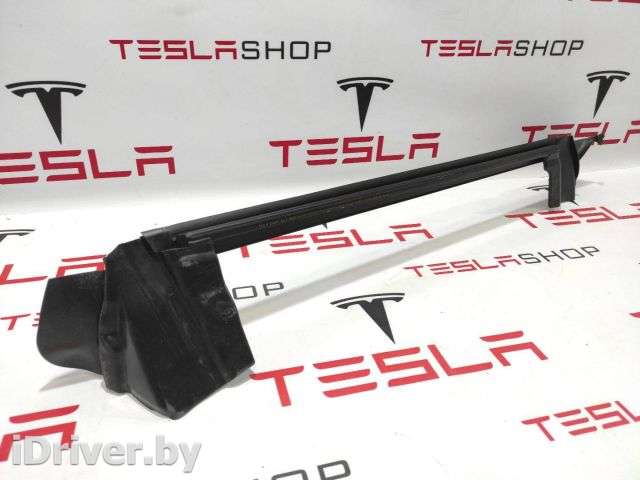 Уплотнитель Tesla model 3 2020г. 1090503-00-F - Фото 1