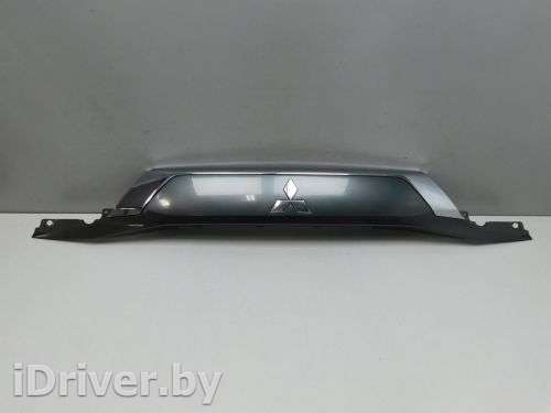 Накладка двери багажника Mitsubishi Outlander 3 2013г.  - Фото 1