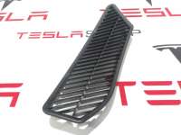 1078355-00-A Заглушка (решетка) в бампер задний левая к Tesla model X Арт 9933122