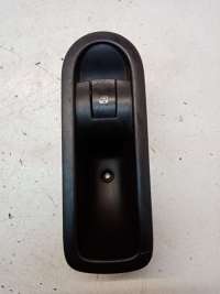 156015540D Кнопка стеклоподъемника к Renault Megane 2 Арт 51991800